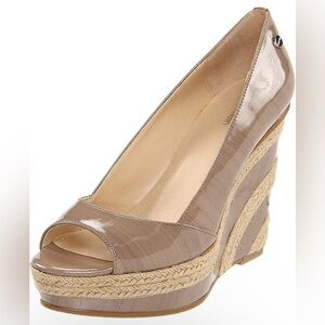 Calvin Klein Women's Harlo Wedge Espadrille Platform Pump Light Tan Size 8M